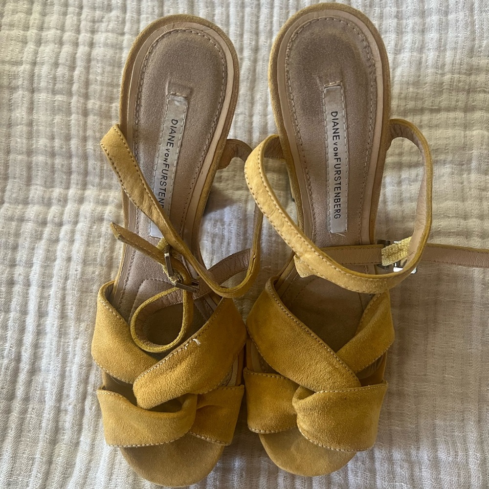 Diane Von Furstenberg Tan Platform Shoes